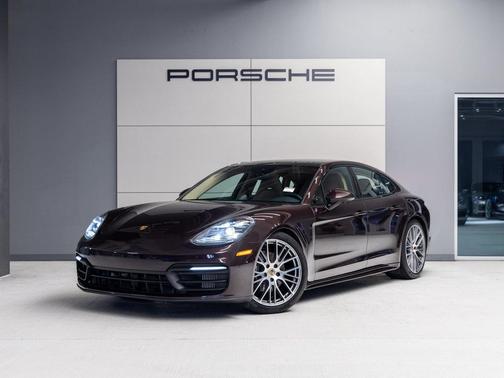 2022 Porsche Panamera 4 Platinum Edition