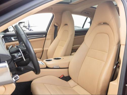 2022 Porsche Panamera 4 Platinum Edition