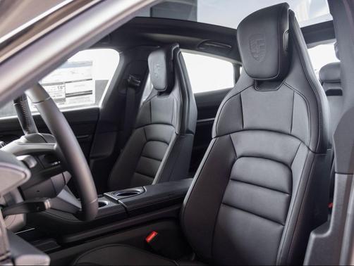 2025 Porsche Taycan 4