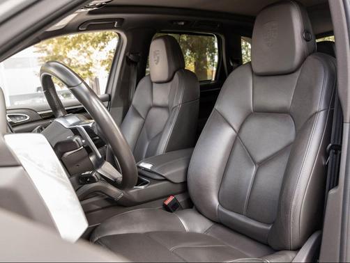 2018 Porsche Cayenne Platinum Edition