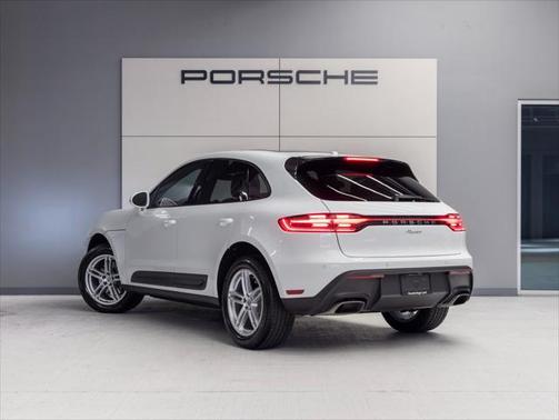 2025 Porsche Macan Base