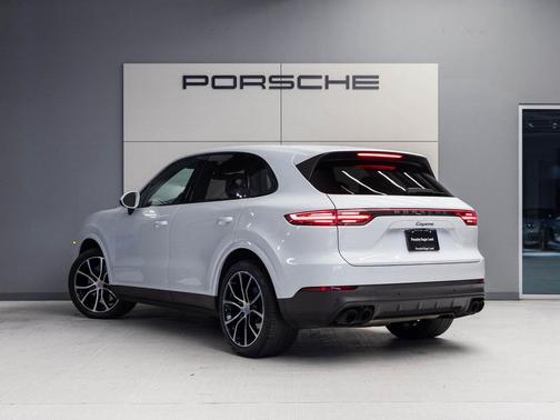 2023 Porsche Cayenne Platinum Edition