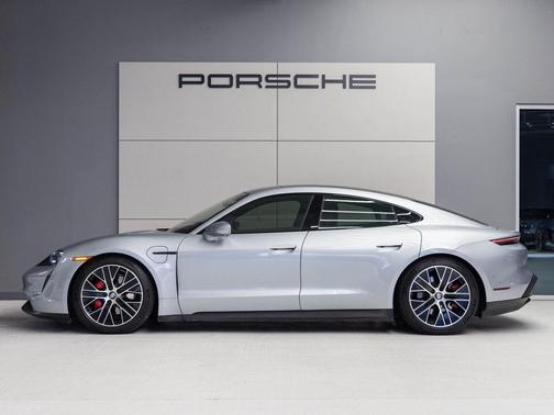 2022 Porsche Taycan 4S