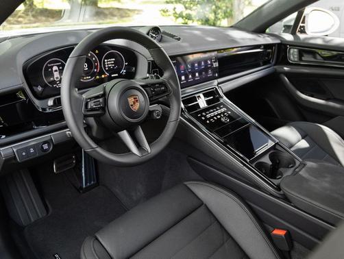 Chalk 2026 Porsche Panamera 4