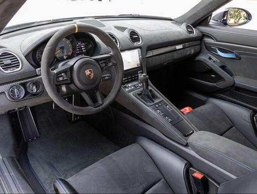 2025 Porsche 718 Spyder RS