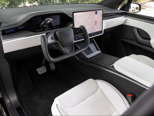 2022 Tesla Model X Plaid Tri Motor All-Wheel Drive
