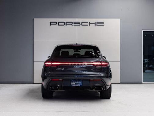 Volcano Grey Metallic 2023 Porsche Macan Macan