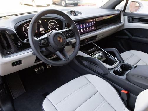 Carrara White Metallic 2026 Porsche Cayenne S