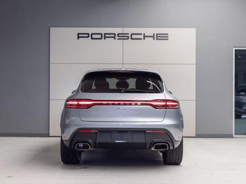 Dolomite Silver Metallic 2026 Porsche Macan Macan