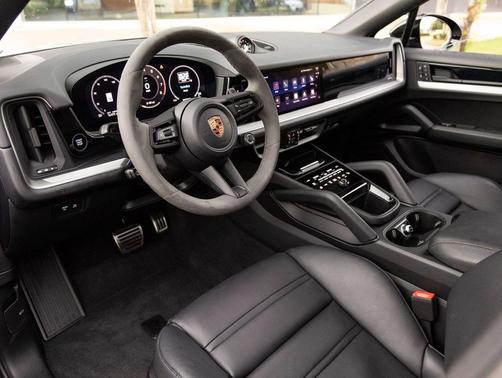 Arctic Grey 2026 Porsche Cayenne S