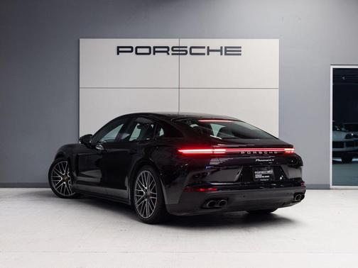 Jet Black Metallic 2024 Porsche Panamera 4