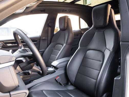 Black 2026 Porsche Macan Macan Electric 4