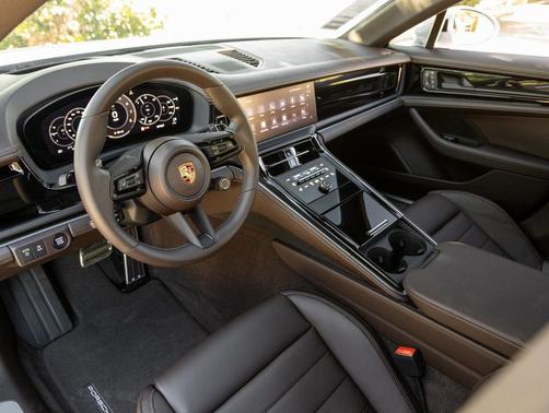 2026 Porsche Panamera 4
