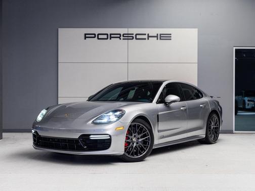 2020 Porsche Panamera GTS
