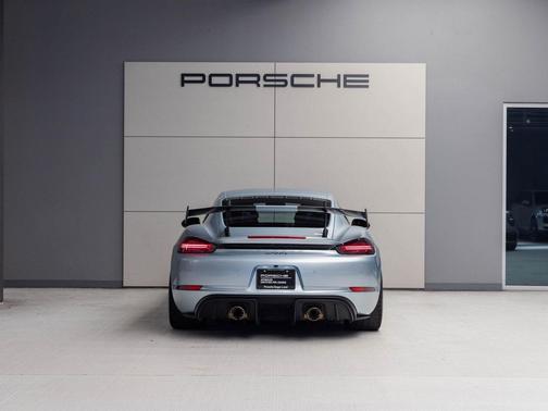 2023 Porsche 718 Cayman GT4 RS