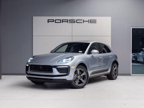 Dolomite Silver Metallic 2026 Porsche Macan Macan