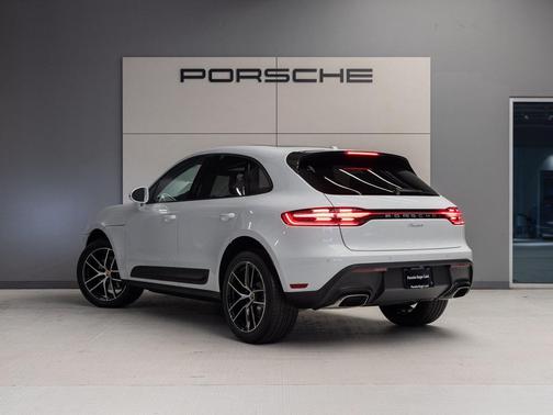 2025 Porsche Macan 