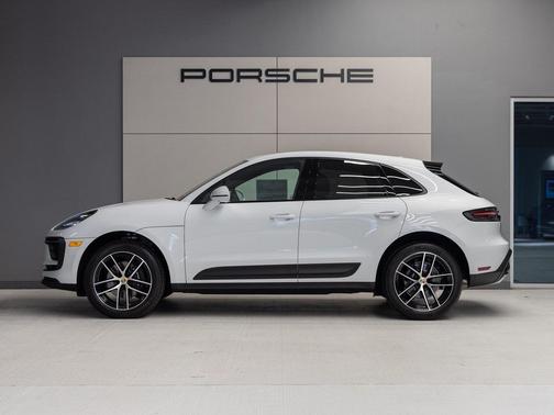 2025 Porsche Macan 
