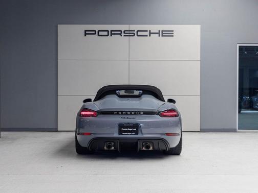 2023 Porsche 718 Spyder Base