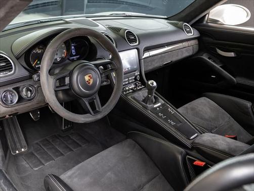 2020 Porsche 718 Cayman GT4