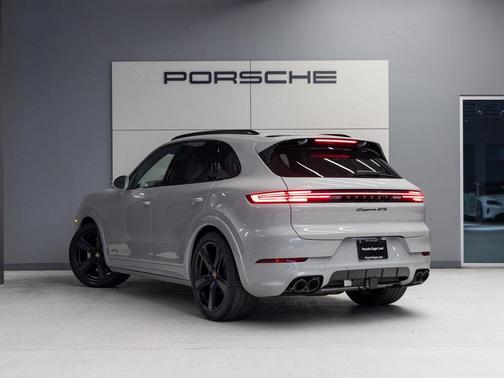 2026 Porsche Cayenne GTS