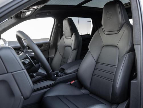 2026 Porsche Cayenne GTS
