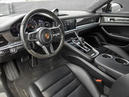 2018 Porsche Panamera Sport Turismo Turbo
