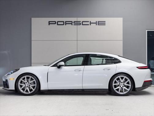2024 Porsche Panamera 4
