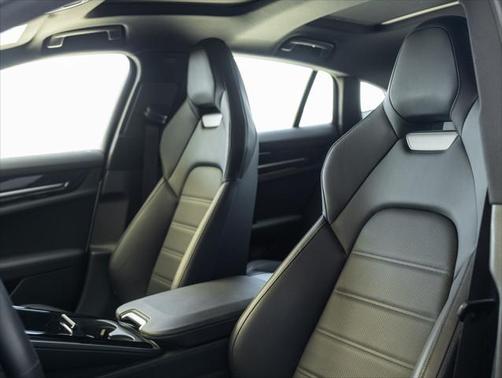 2024 Porsche Panamera 4