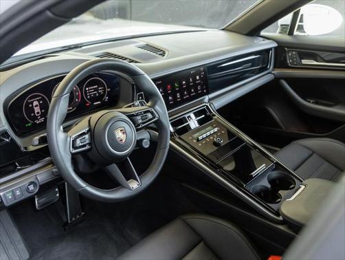 2024 Porsche Panamera 4