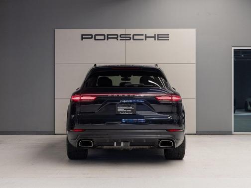 2023 Porsche Cayenne Platinum Edition