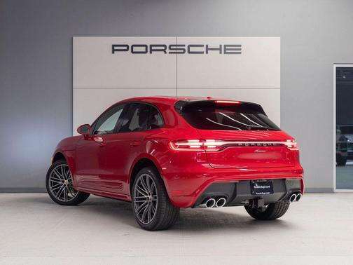 2025 Porsche Macan 