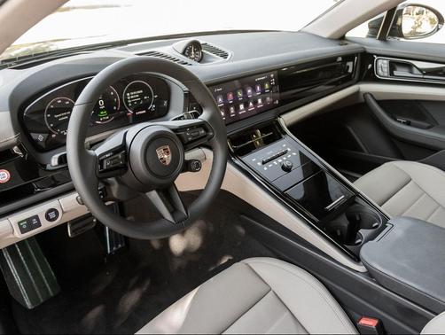 2026 Porsche Panamera 4 E-Hybrid
