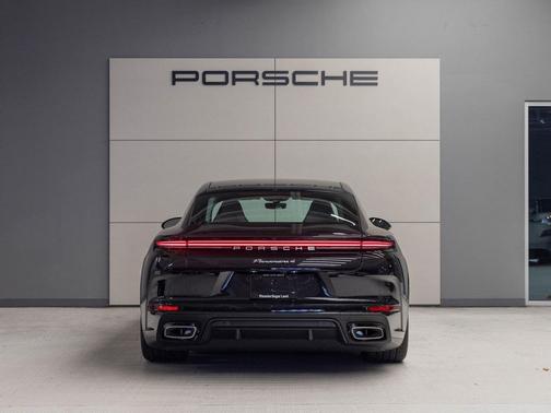 2026 Porsche Panamera 4 E-Hybrid