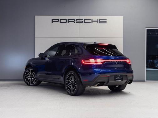 2022 Porsche Macan 