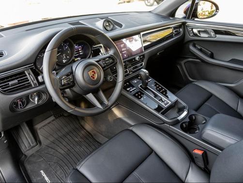 2026 Porsche Macan 