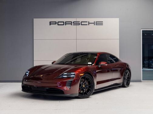 2022 Porsche Taycan GTS