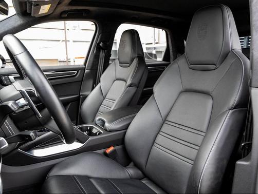 2023 Porsche Cayenne Turbo