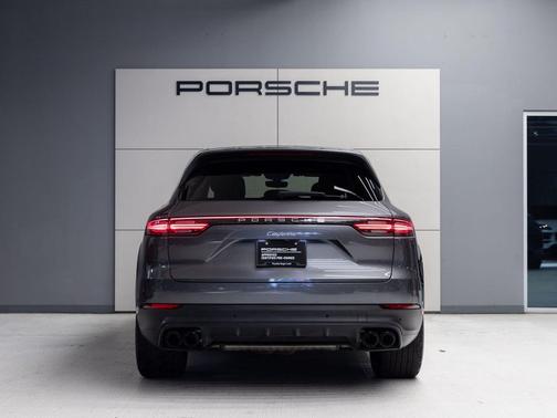 Quartzite Grey Metallic 2023 Porsche Cayenne Cayenne