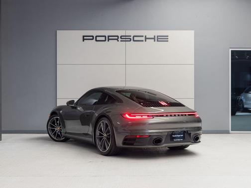 2024 Porsche 911 Carrera