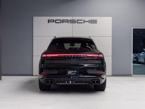 Black Metallic 2025 Porsche Cayenne Cayenne Turbo E-Hybrid