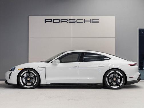 2024 Porsche Taycan GTS