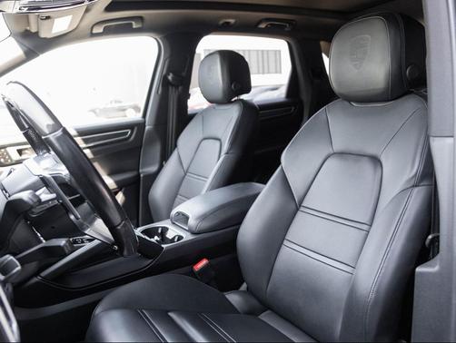 2022 Porsche Cayenne Platinum Edition