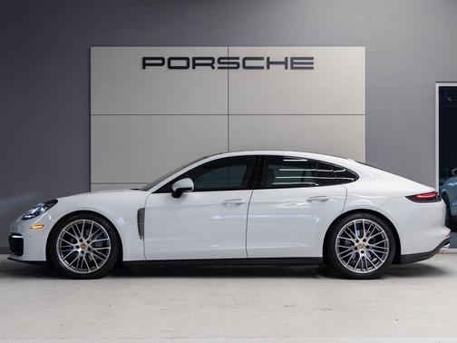 2023 Porsche Panamera Platinum Edition