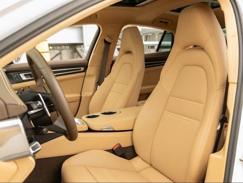2023 Porsche Panamera Platinum Edition