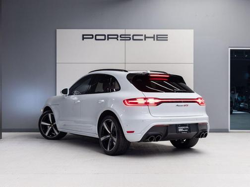 Carrara White Metallic 2023 Porsche Macan Macan GTS