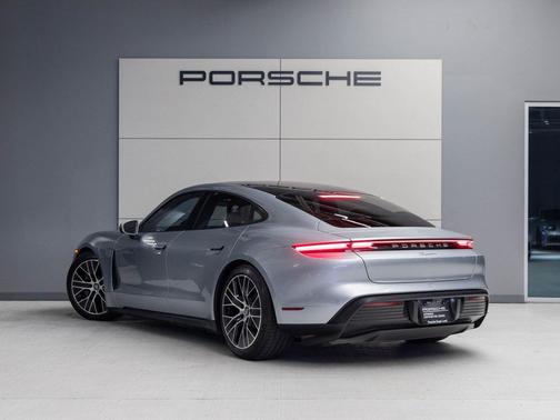 2023 Porsche Taycan 