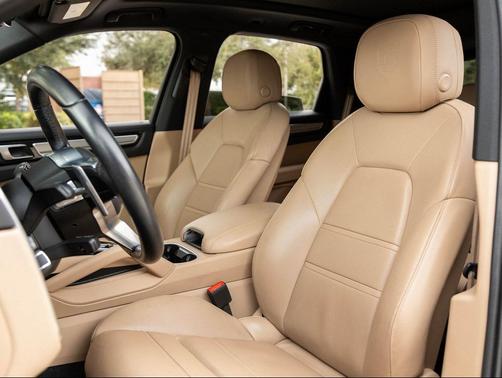 2022 Porsche Cayenne Platinum Edition