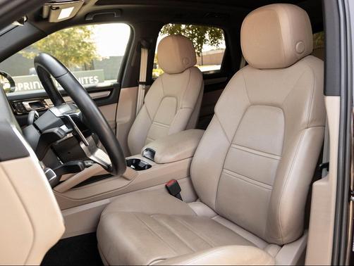 2023 Porsche Cayenne Platinum Edition