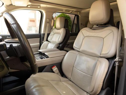 Flight Blue Metallic Clearcoat 2022 Lincoln Navigator Reserve